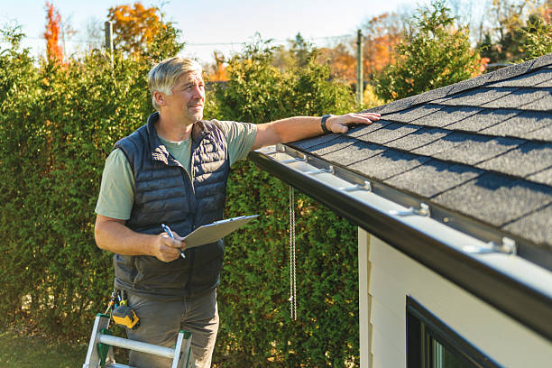 Professional Roofing technician working in Reynoldsburg, OH
